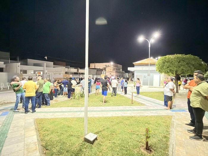 Gestão Helder Carvalho entrega praça no Bairro do Estreiro; moradores comemoram a conquista